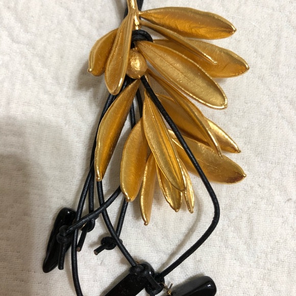 Thallo 24K Gold Olive Leaf Necklace from Greece - Picture 3 of 8